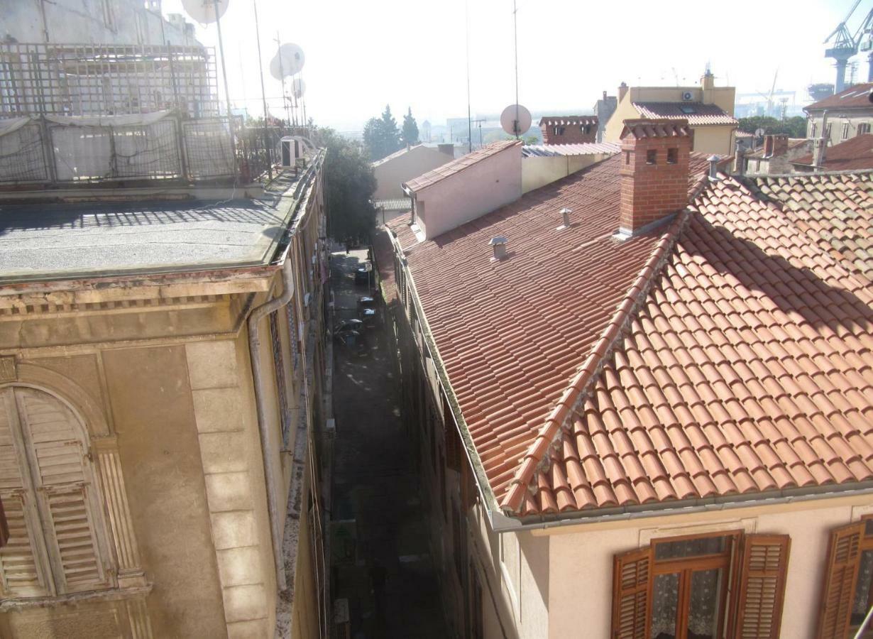 Appartement Centar Old Town, With Free Private Parking à Pula Extérieur photo