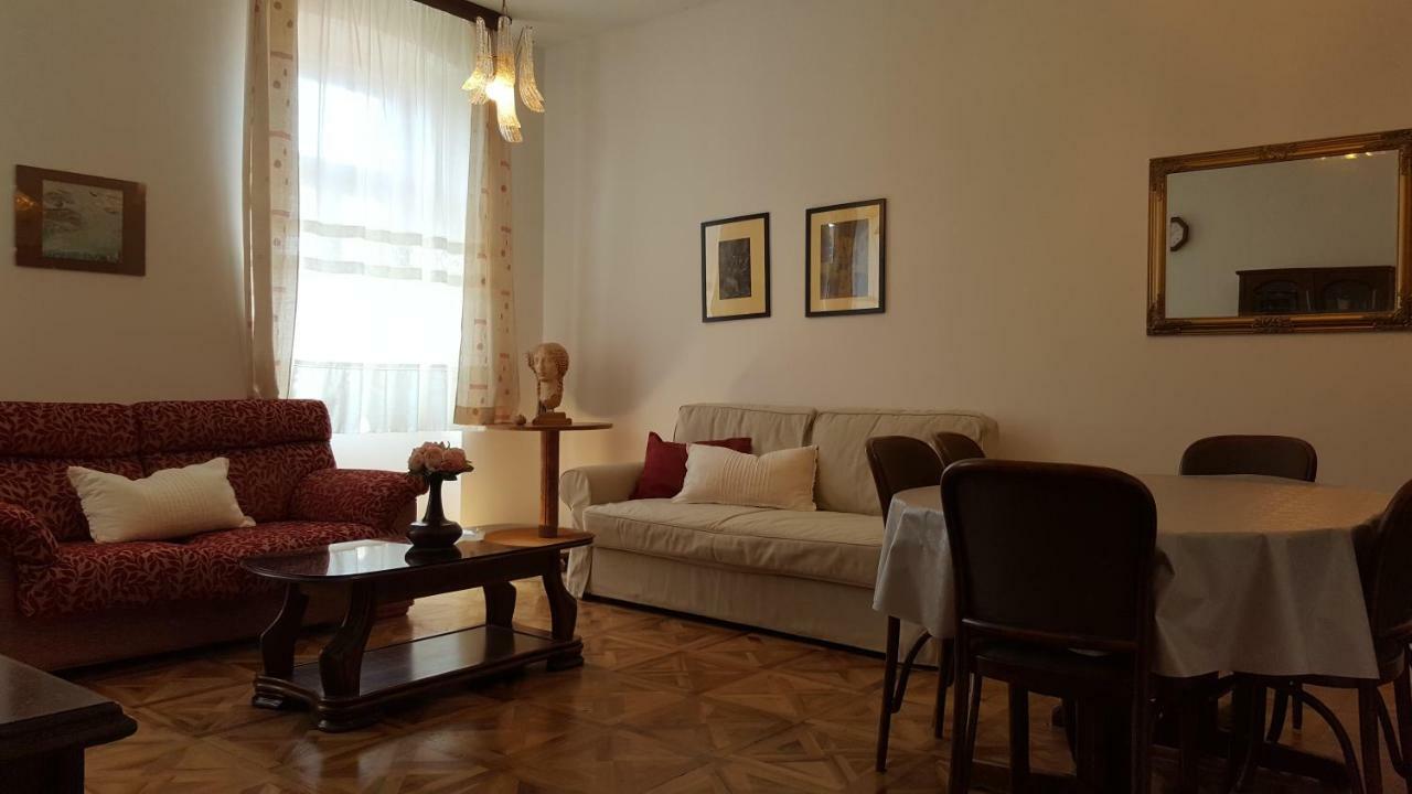 Appartement Centar Old Town, With Free Private Parking à Pula Extérieur photo